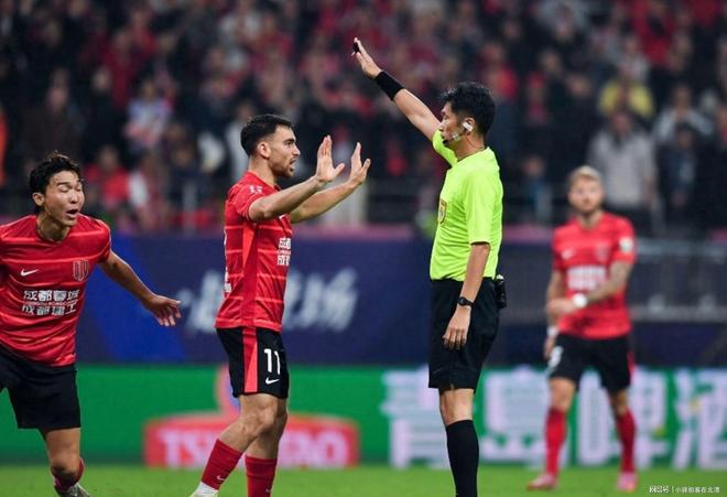 九游娱乐-包含风云突变！成都蓉城赛前单刀错失，NBA总决赛版图或变，赛场秩序良好，心理建设被强调的词条