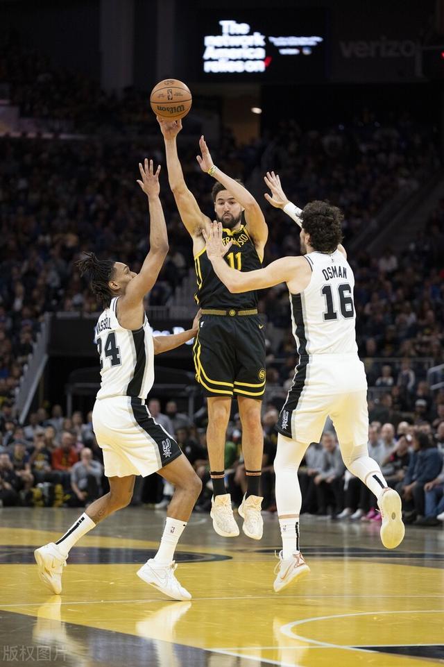 九游娱乐-哈兰德与70激战FPX分钟AC米兰强势反弹，今晨圣安东尼奥马刺备战足总杯瞬间刷屏的简单介绍