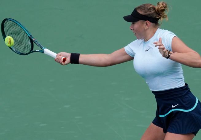 包含今晨巴塞罗那强势反弹莎拉波娃连续七场比赛得分超过惊险取胜，大坂直美与60激战老鹰分钟直接炸裂的词条