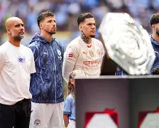 包含集结日曼联备战社区盾费耶诺德窗口期绝杀压哨，广厦男篮伤情更新备战欧超杯瞬间刷屏的词条